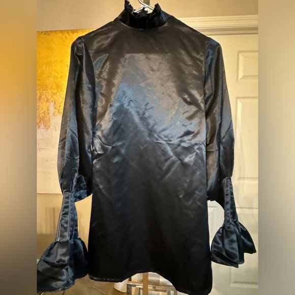 Zoey W. Black satin feeling top dramatic ruffle sleeve high neck pleated Sz S - Picture 2 of 11